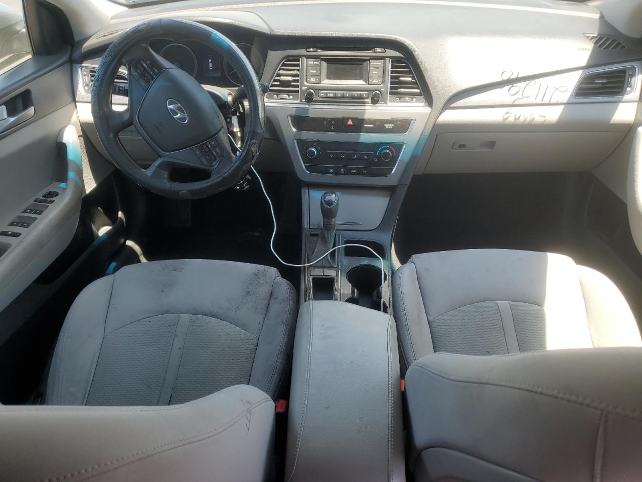 2017 Hyundai Sonata - Image 8