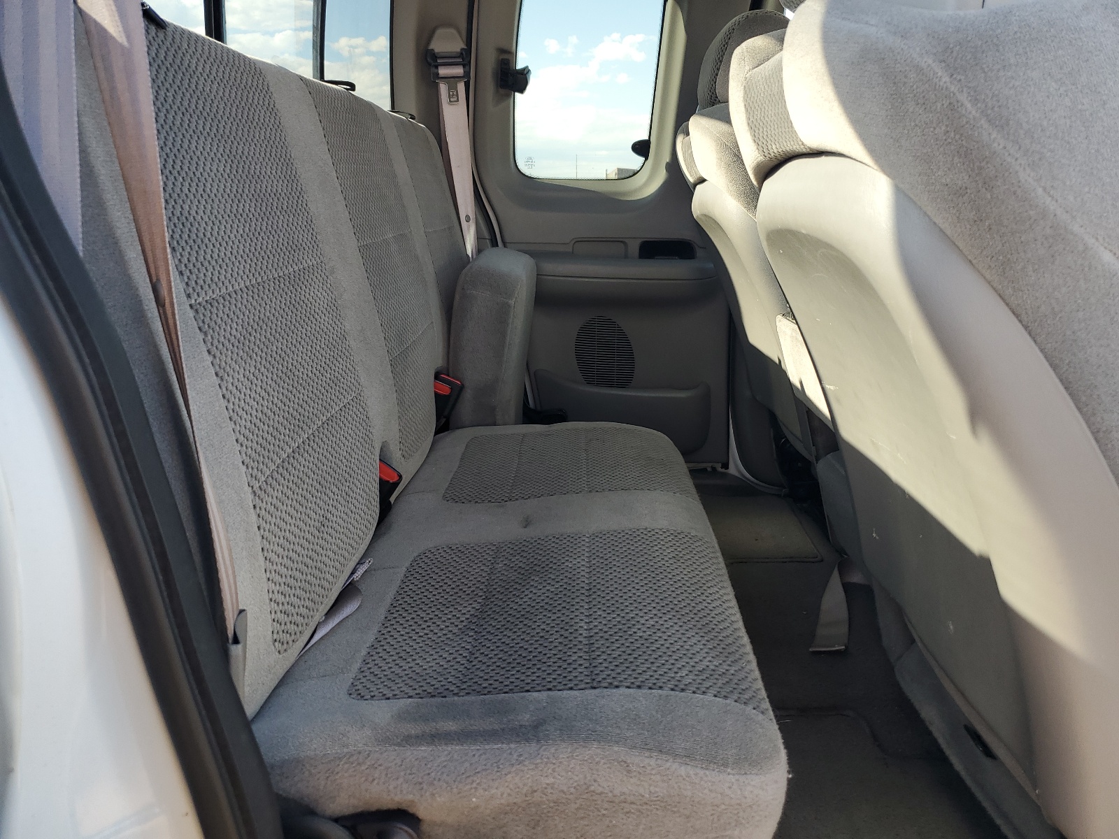 1FTRX18L22KB07193 2002 Ford F150