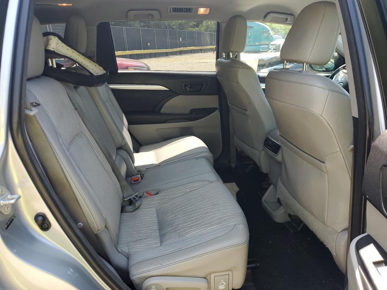 2014 Toyota Highlander Le VIN: 5TDBKRFH0ES063169 Lot: 61334464