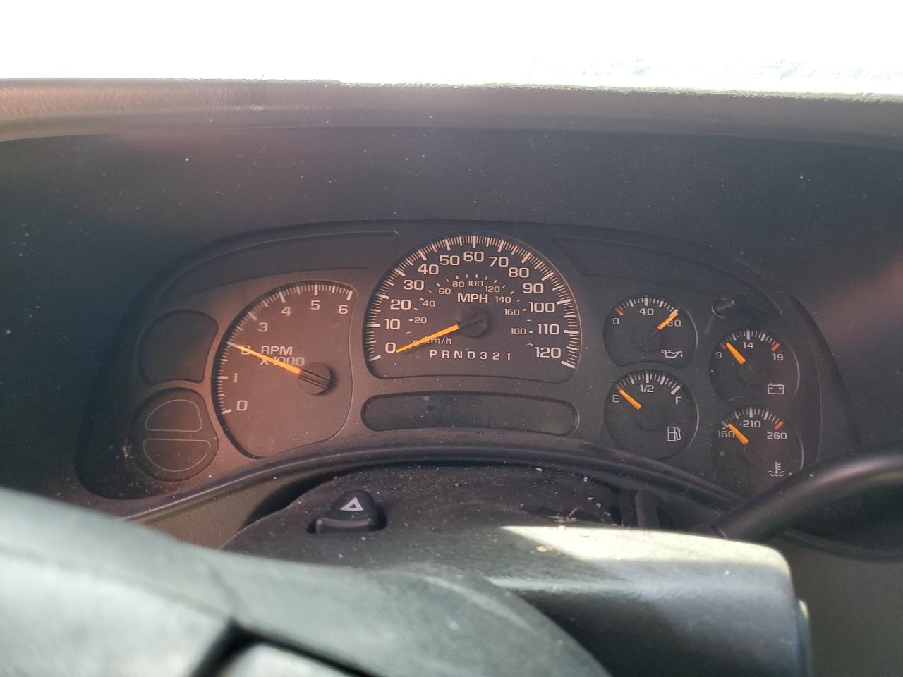 2005 Chevrolet Tahoe K1500 VIN: 1GNEK13T55R102318 Lot: 61146414