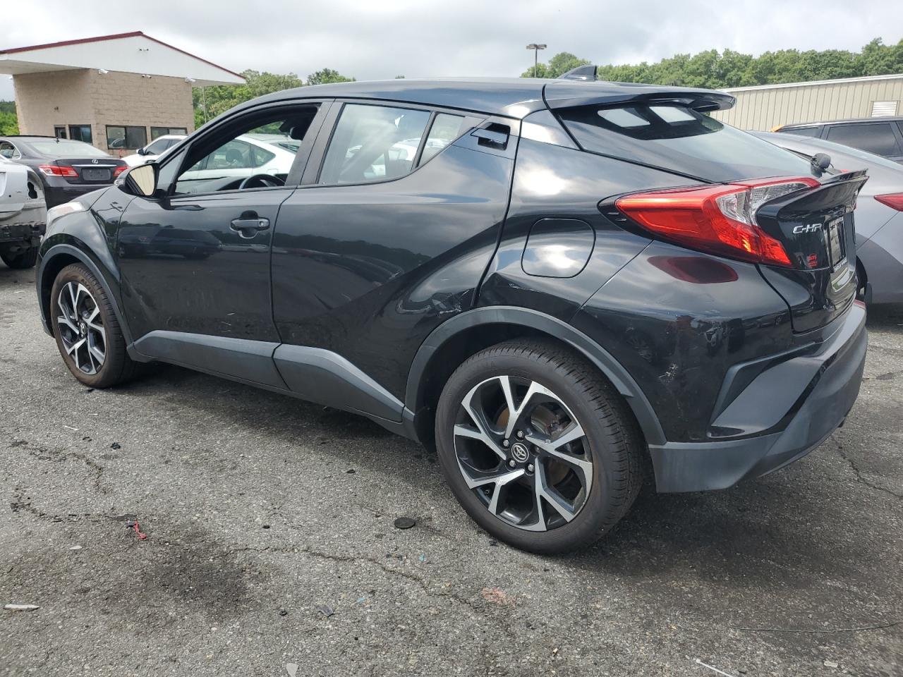 VIN NMTKHMBX2JR027524 2018 TOYOTA C-HR no.2