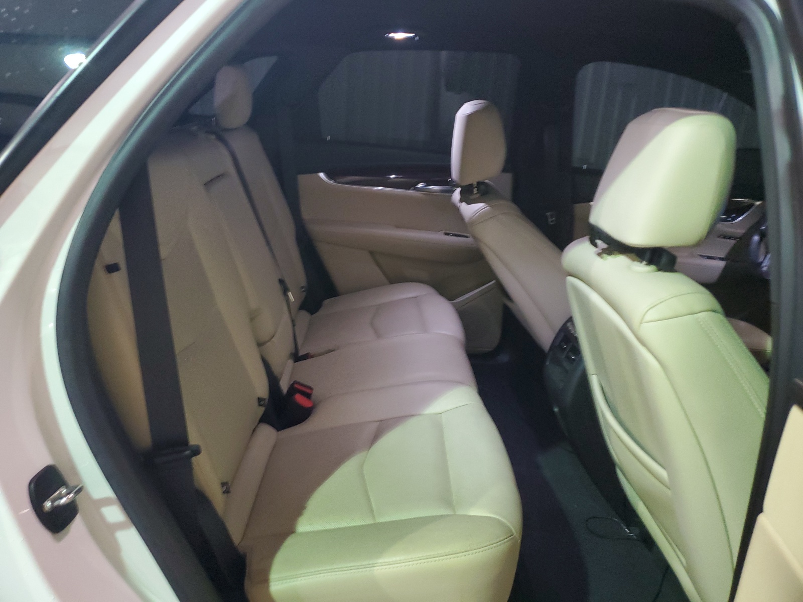 1GYKNERS4JZ230823 2018 Cadillac Xt5 Premium Luxury