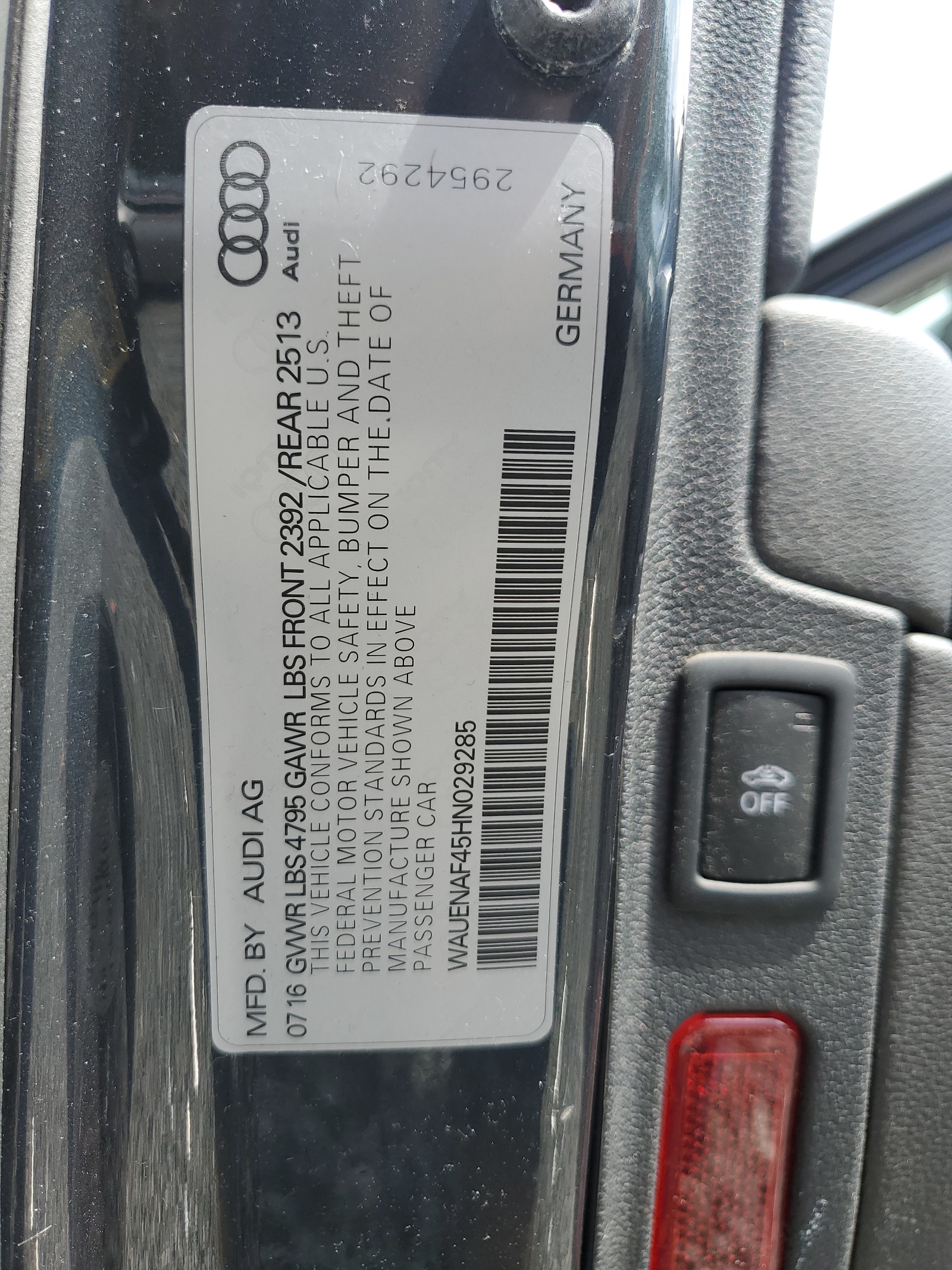 WAUENAF45HN029285 2017 Audi A4 Premium Plus