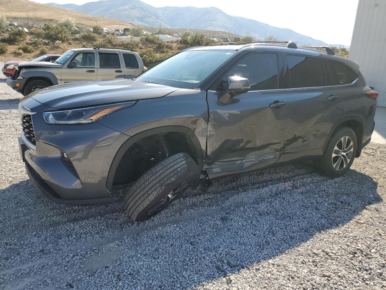 5TDHZRBH0MS547353 2021 TOYOTA HIGHLANDER - Image 1