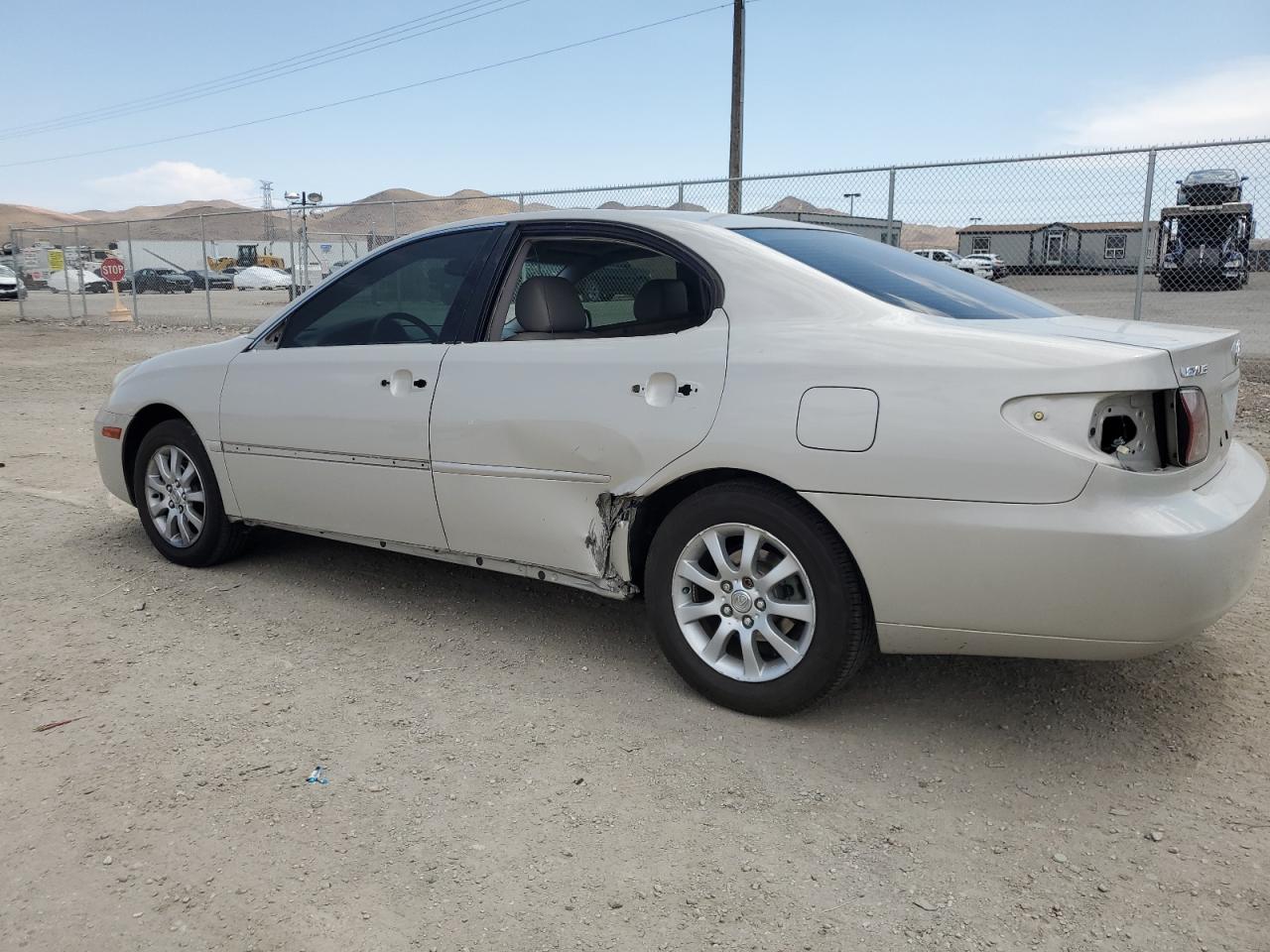 2002 Lexus Es 300 VIN: JTHBF30G520057172 Lot: 63234584