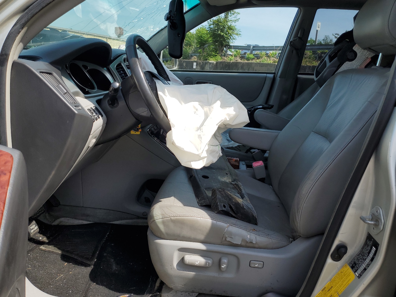 JTEEP21A840054460 2004 Toyota Highlander