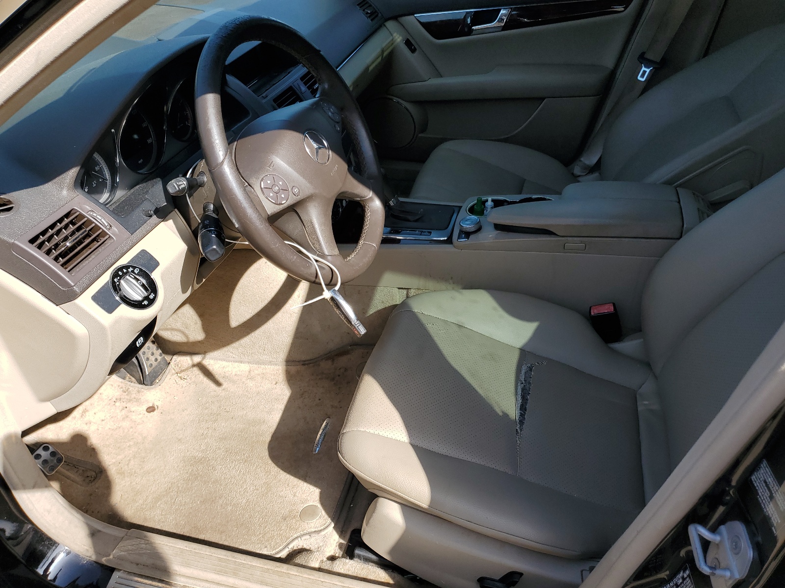 WDDGF5EB0AF388632 2010 Mercedes-Benz C 300