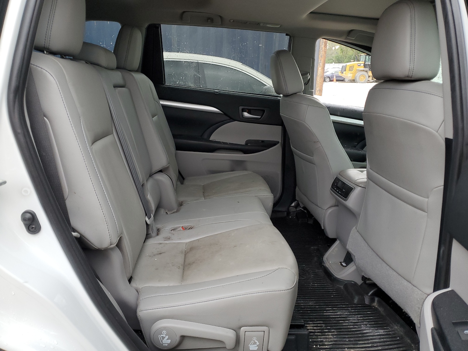 5TDJZRFH3KS589153 2019 Toyota Highlander Se