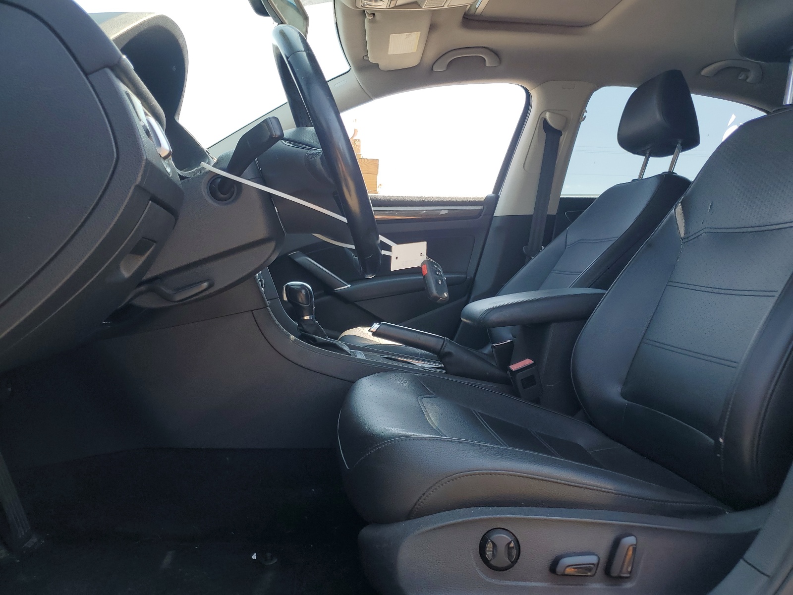 1VWBT7A33HC009929 2017 Volkswagen Passat Se