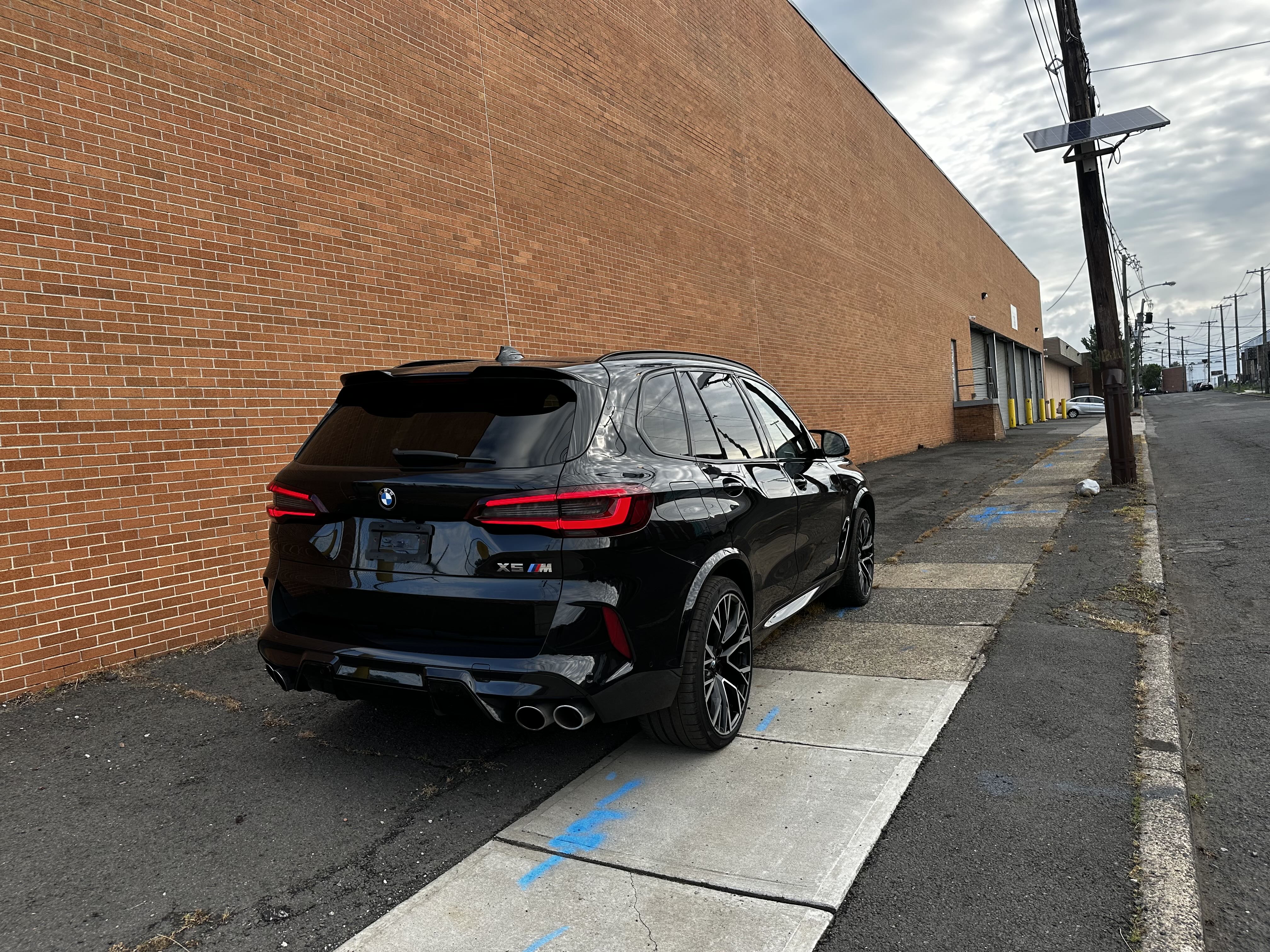 2022 BMW X5 M vin: 5YMJU0C09N9K13947