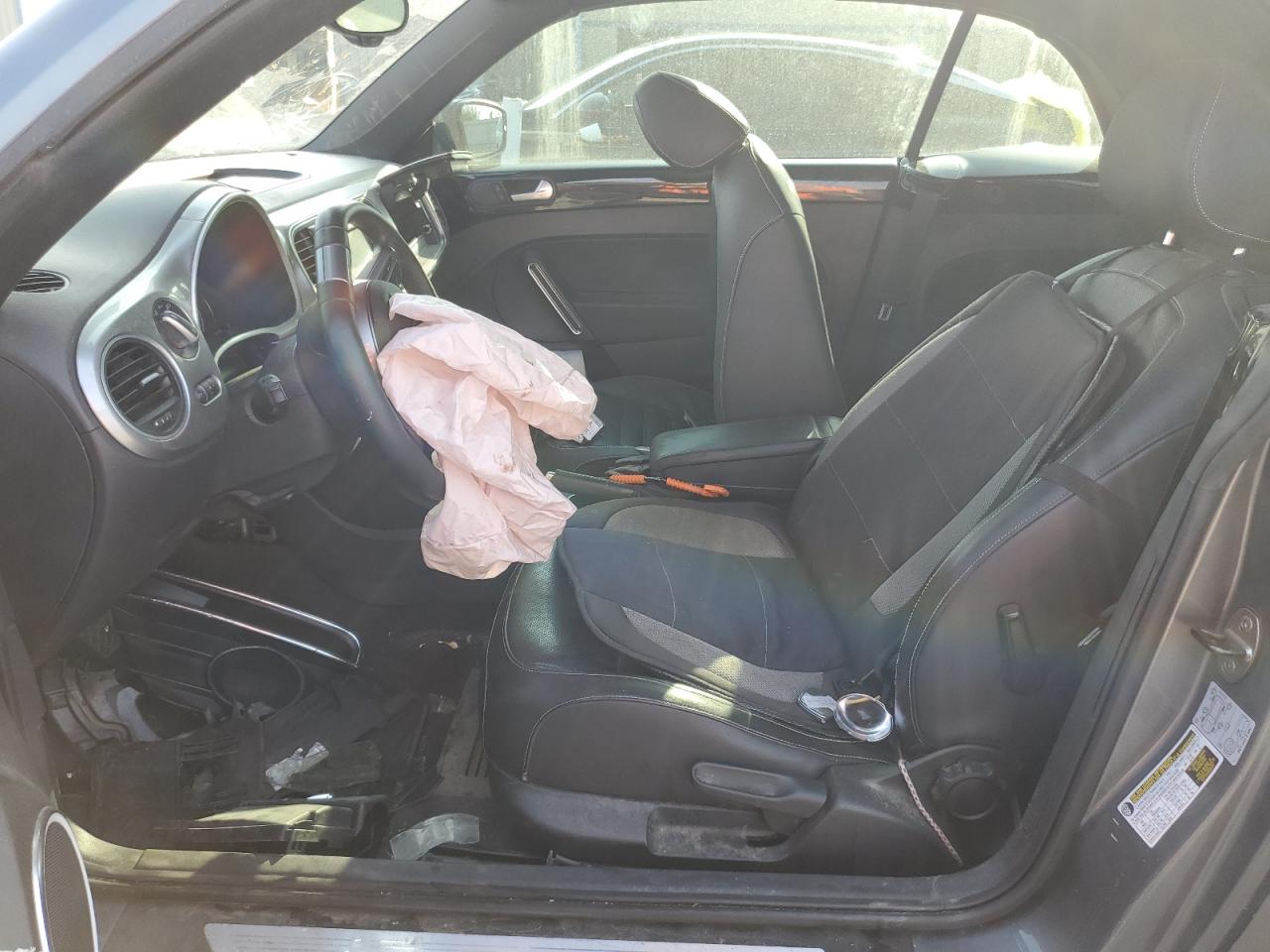 2014 Volkswagen Beetle VIN: 3VW517AT2EM818285 Lot: 63987534