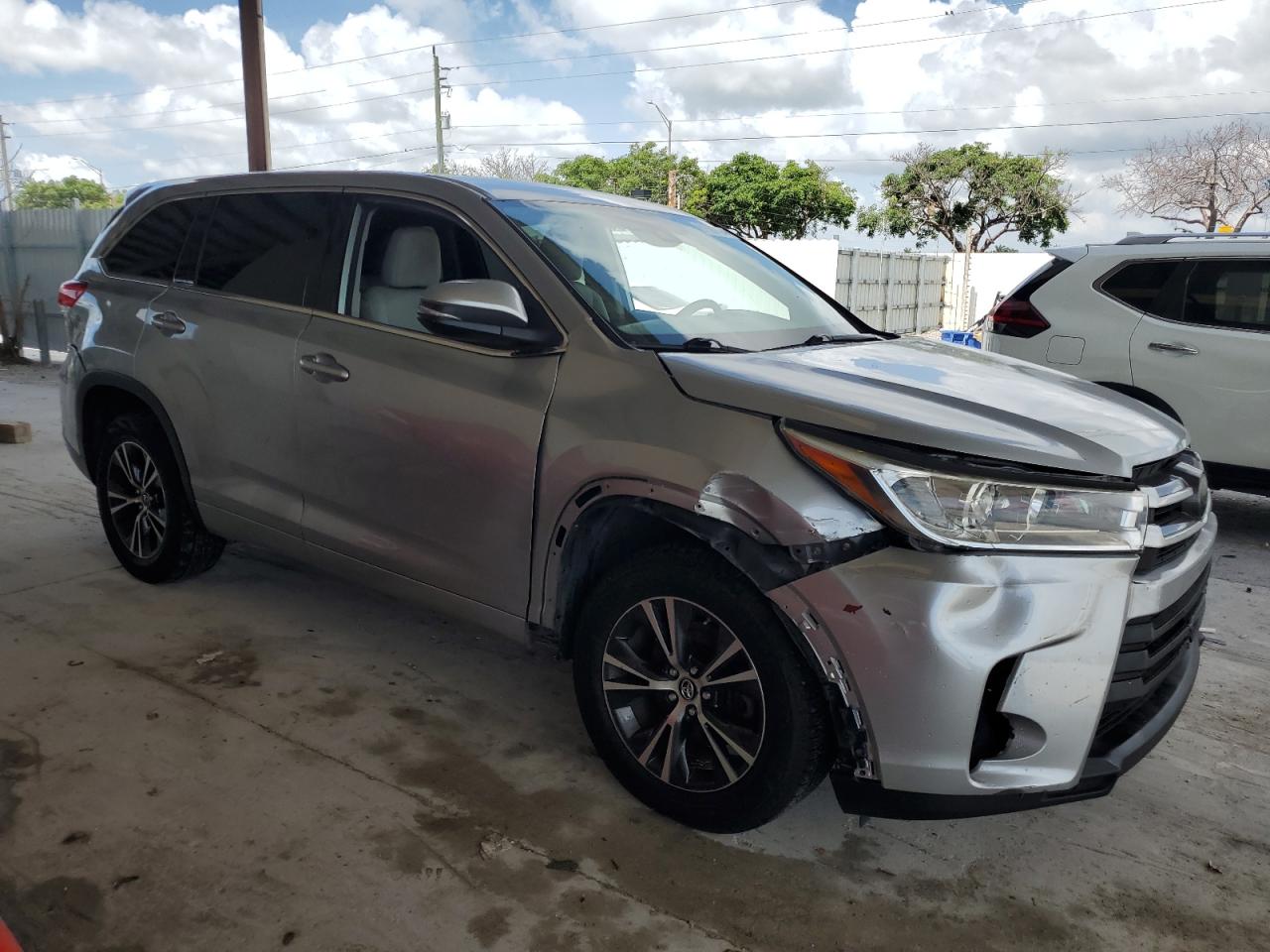 2018 Toyota Highlander Le VIN: 5TDZZRFH6JS246967 Lot: 61601104