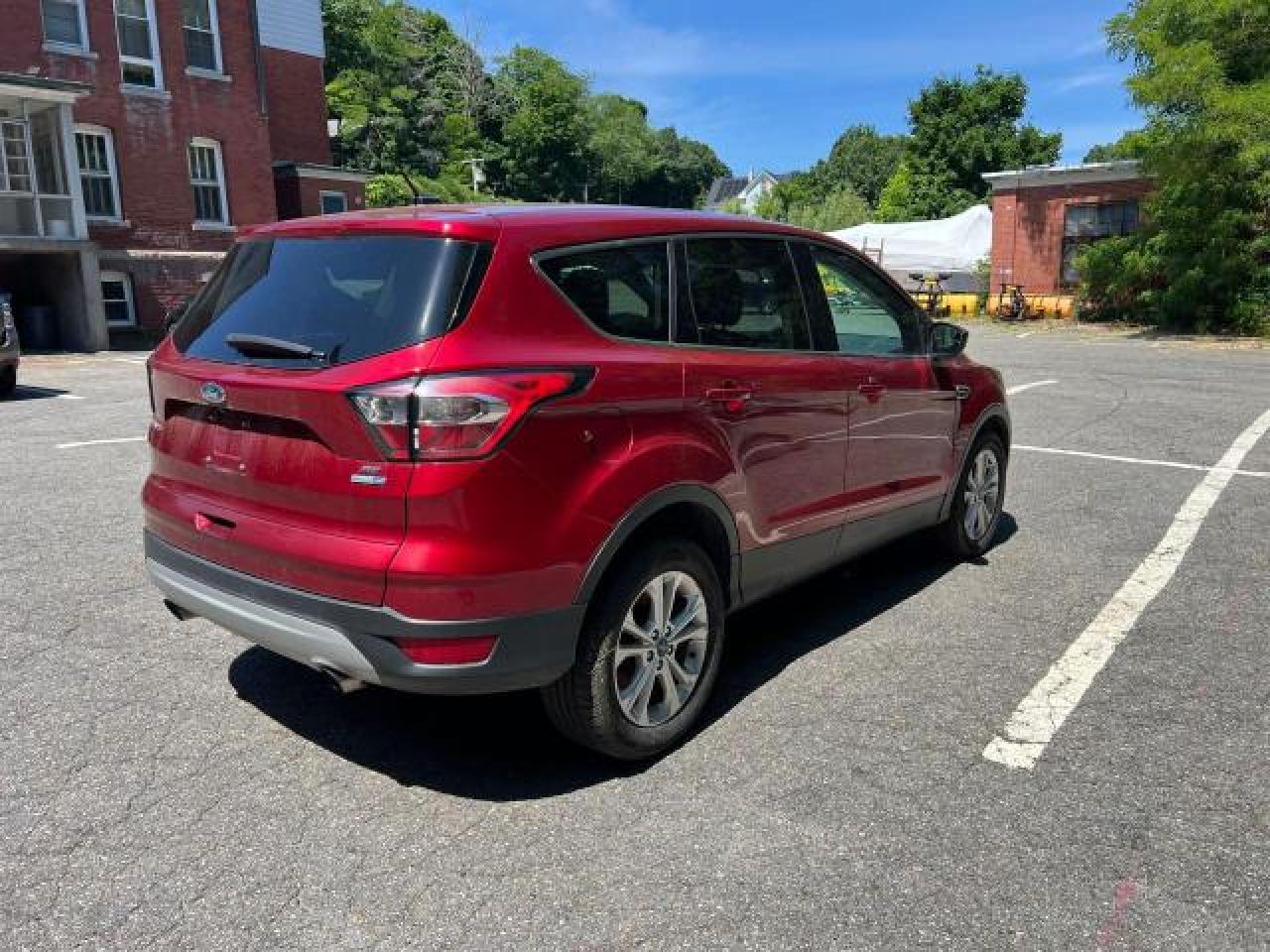 2017 Ford Escape Se VIN: 1FMCU9GDXHUF00701 Lot: 64323524