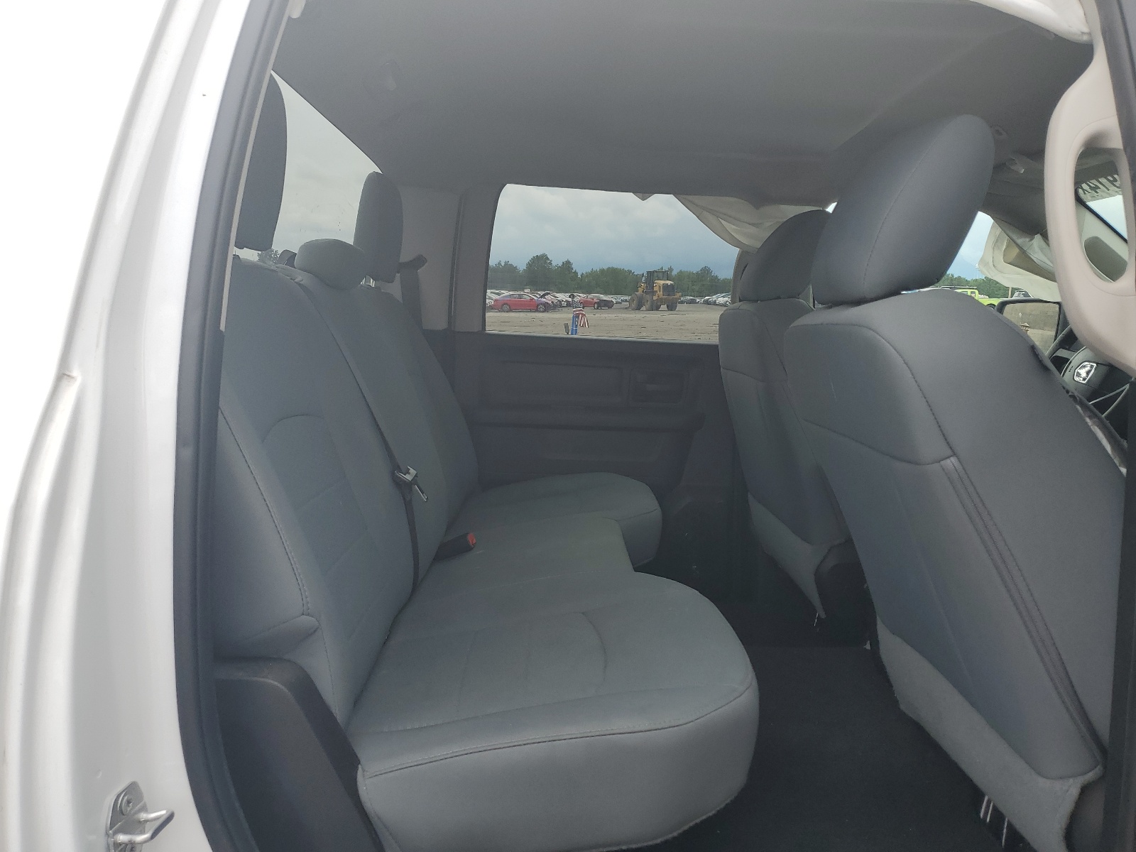 1C6RR7KT1KS598725 2019 Ram 1500 Classic Tradesman