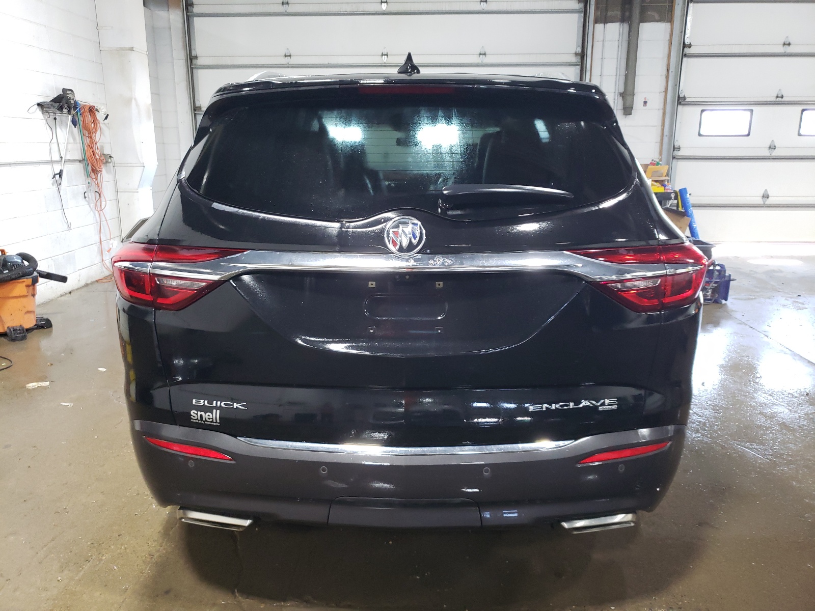 5GAEVCKW2JJ157858 2018 Buick Enclave Avenir