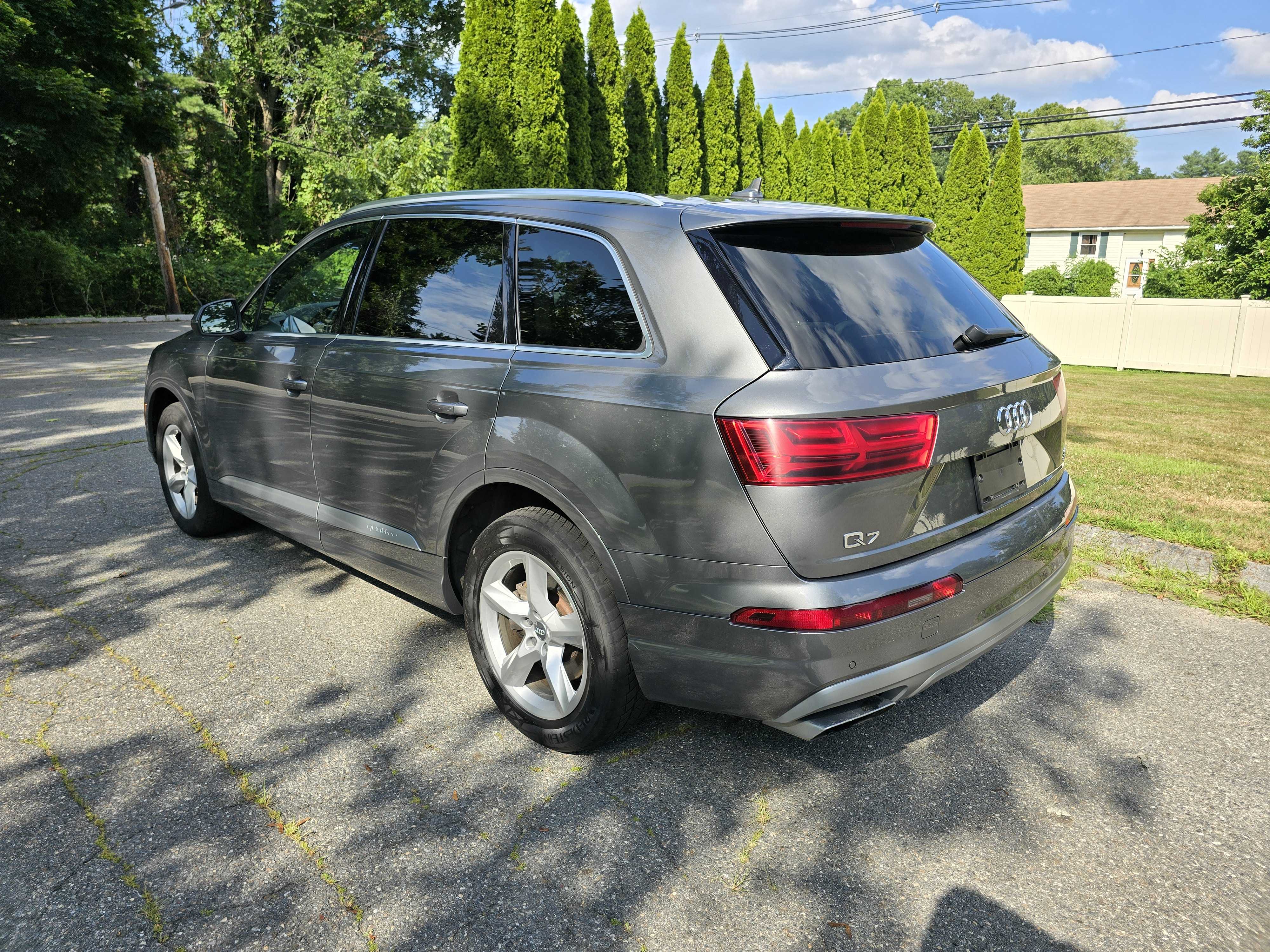 2017 Audi Q7 Prestige vin: WA1VAAF73HD023185