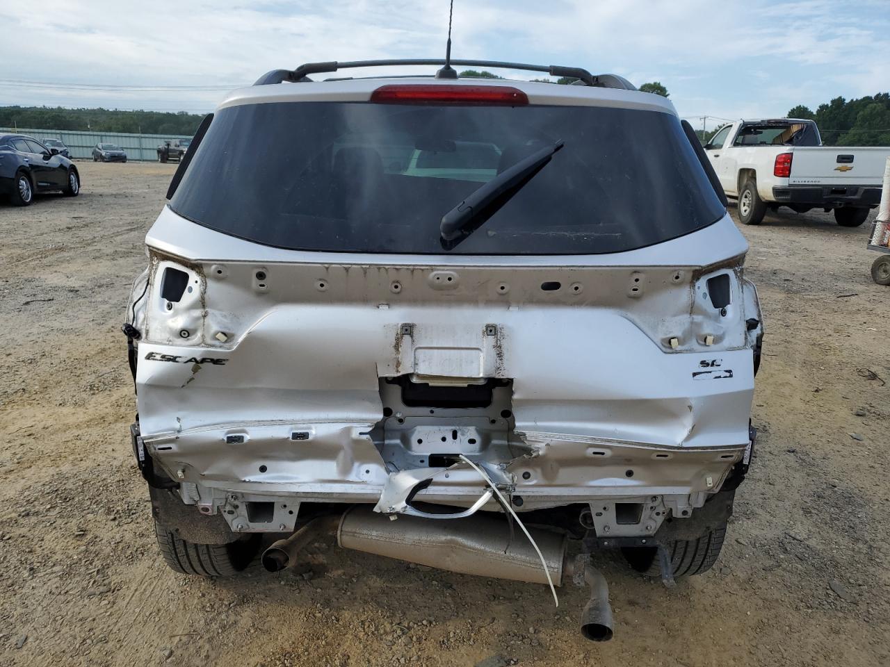 2017 Ford Escape Se VIN: 1FMCU0G95HUF02122 Lot: 64688594