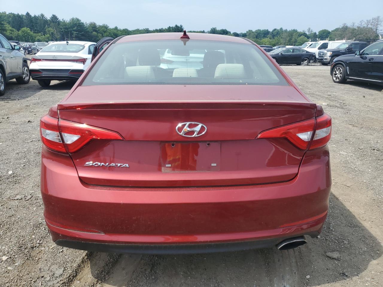 2015 Hyundai Sonata Se VIN: 5NPE24AF2FH121702 Lot: 62231954
