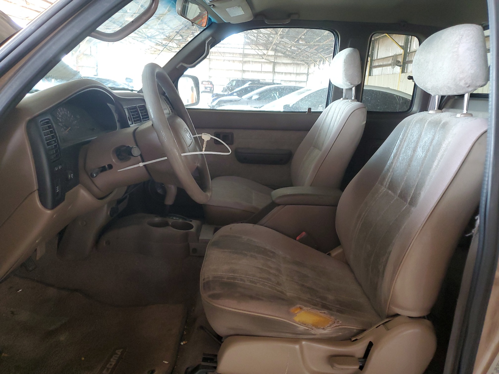 4TASM92N8YZ658145 2000 Toyota Tacoma Xtracab Prerunner