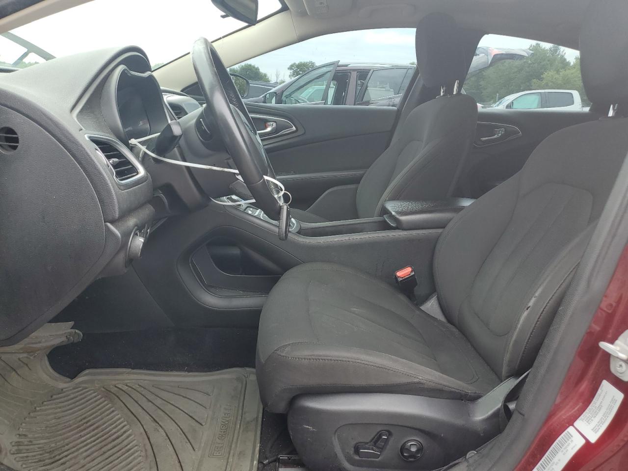 2015 Chrysler 200 Limited VIN: 1C3CCCAB5FN742044 Lot: 63558174