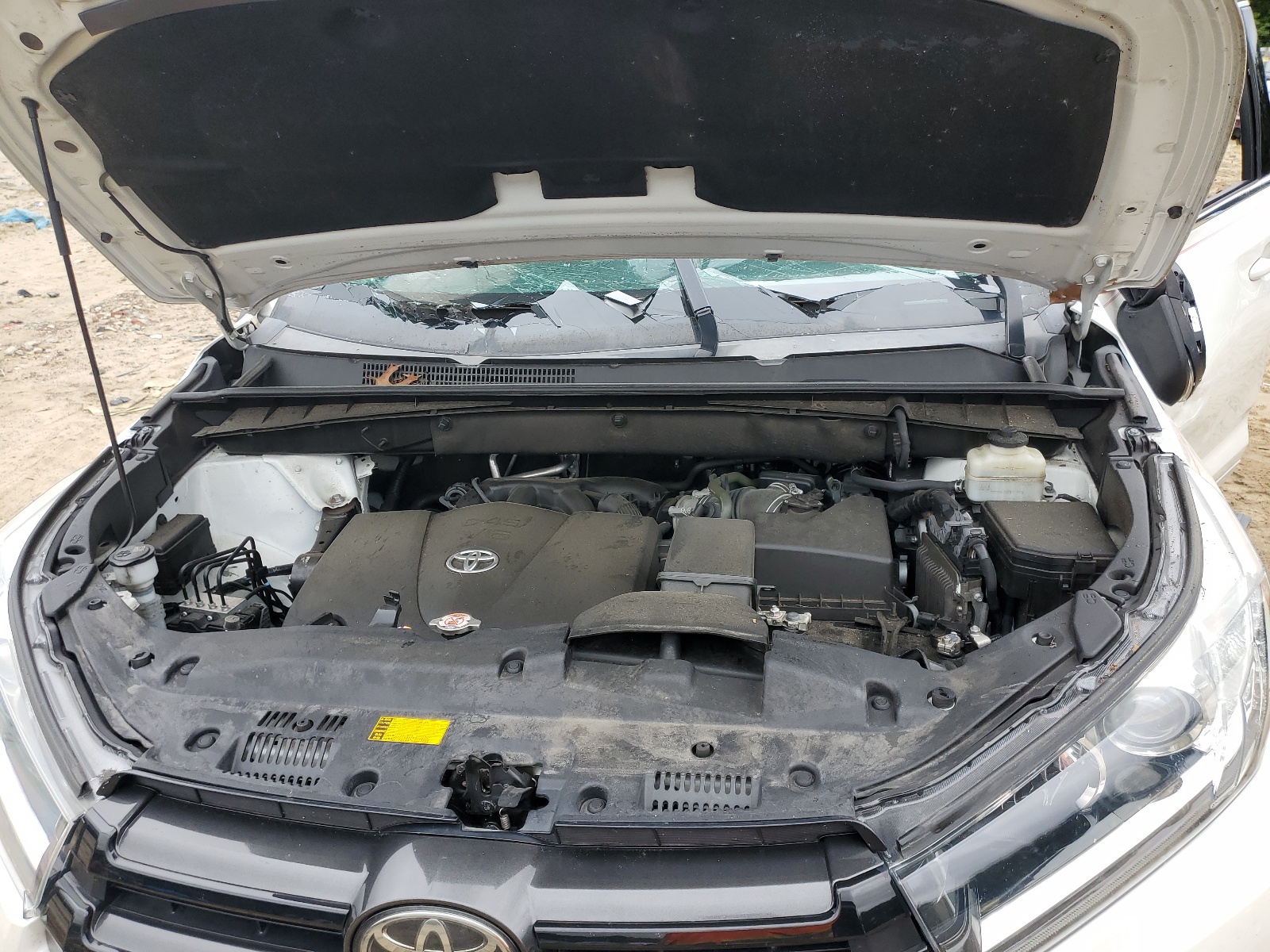 5TDJZRFH3JS546897 2018 Toyota Highlander Se