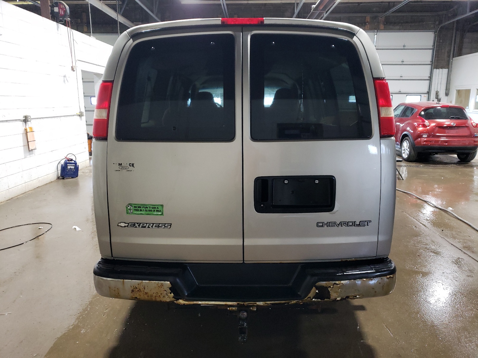 1GNFG15T241120422 2004 Chevrolet Express G1500