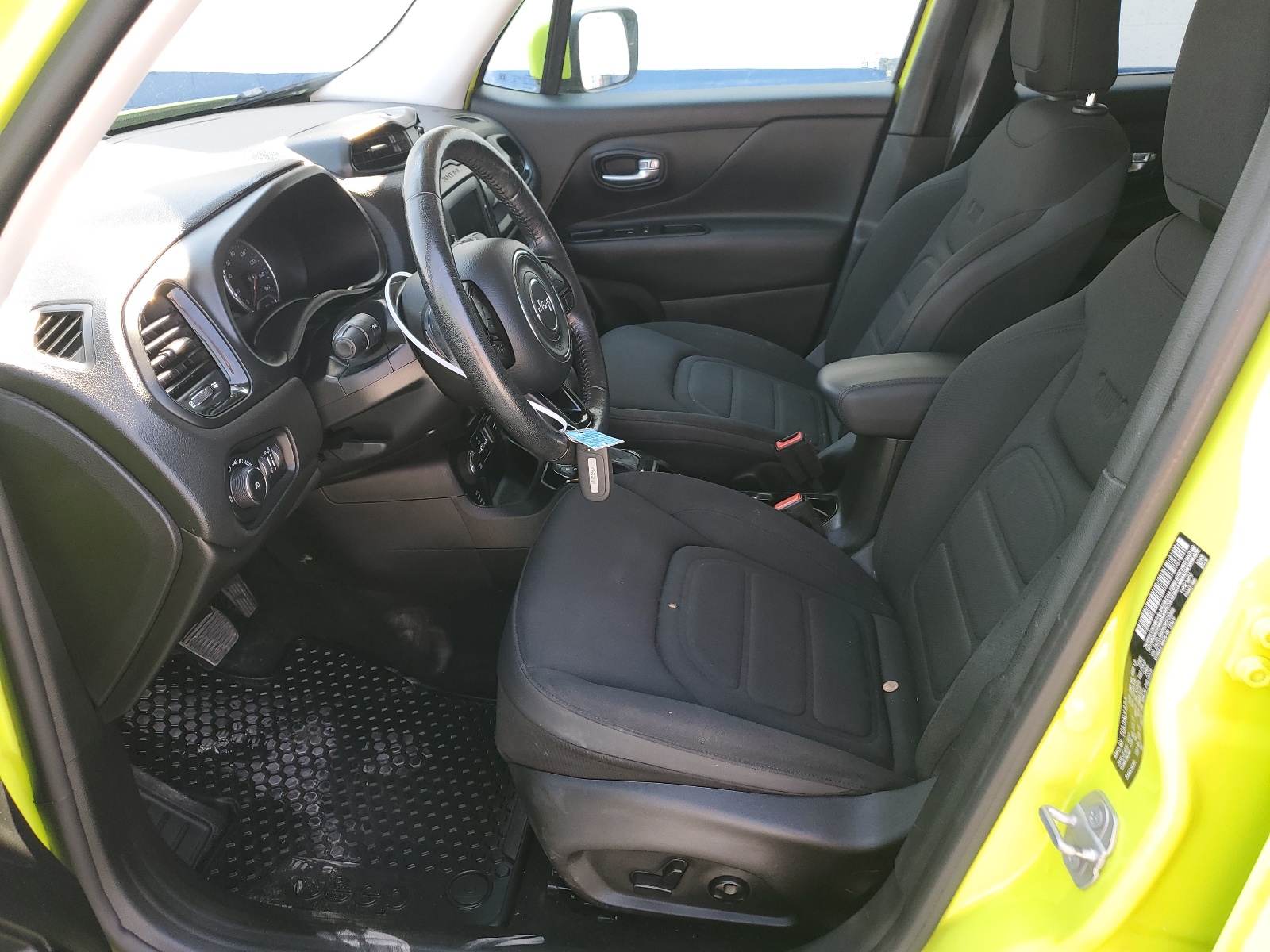 ZACCJBBB6HPF23548 2017 Jeep Renegade Latitude