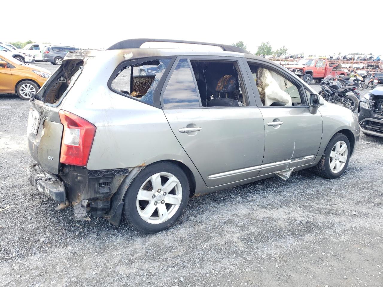 2009 Kia Rondo Base VIN: KNAFG528597253726 Lot: 62003684