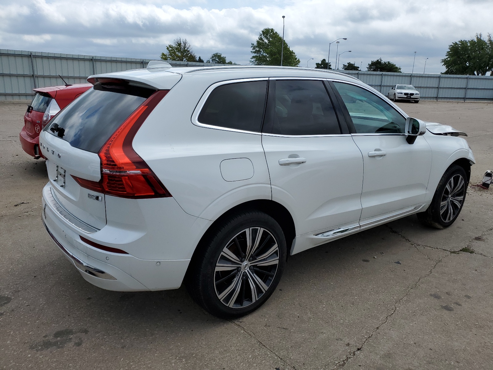 2023 Volvo Xc60 Plus vin: YV4L12RN2P1284981