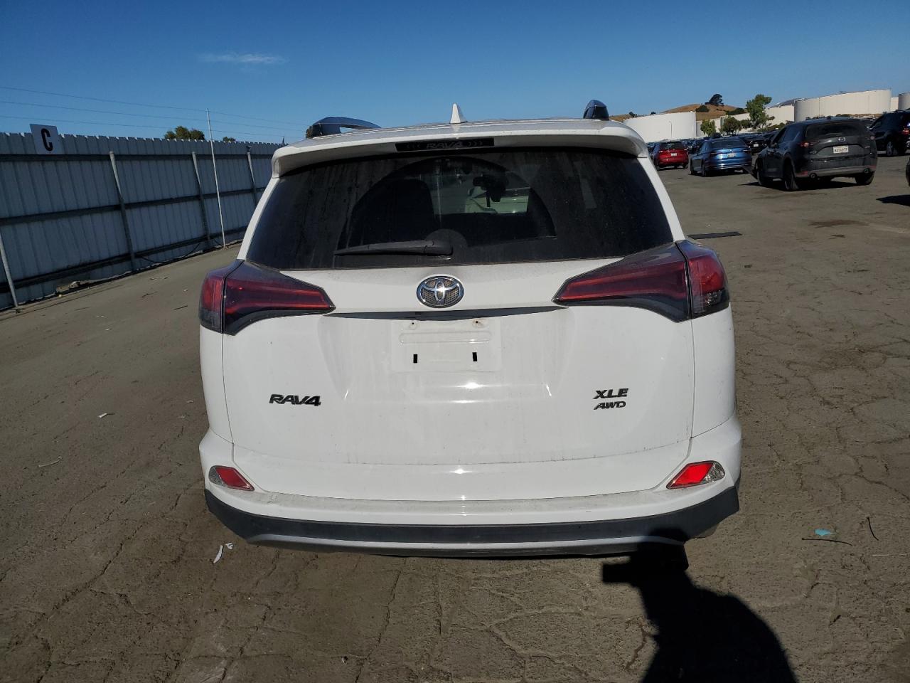 2017 Toyota Rav4 Xle VIN: 2T3RFREV4HW679227 Lot: 64812964