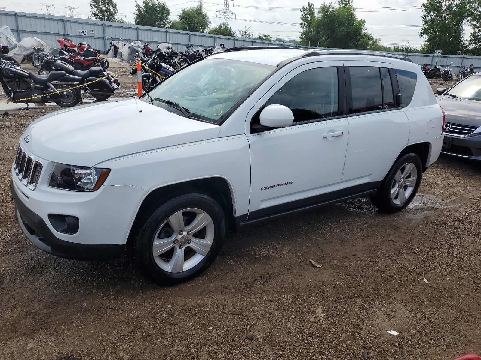 2017 Jeep Compass Latitude vin: 1C4NJDEB7HD191117