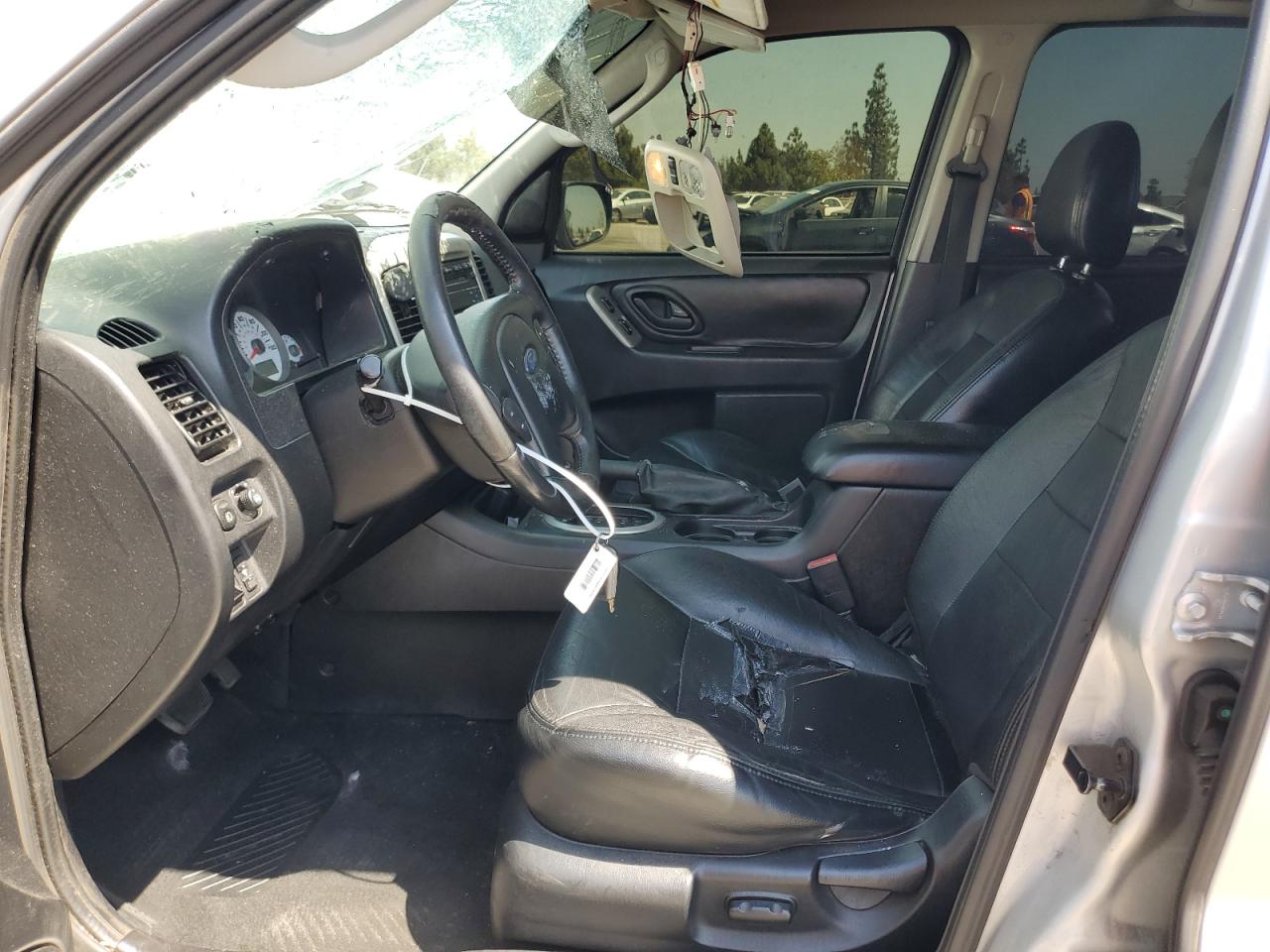 2005 Ford Escape Limited VIN: 1FMYU04125KB95052 Lot: 63868774