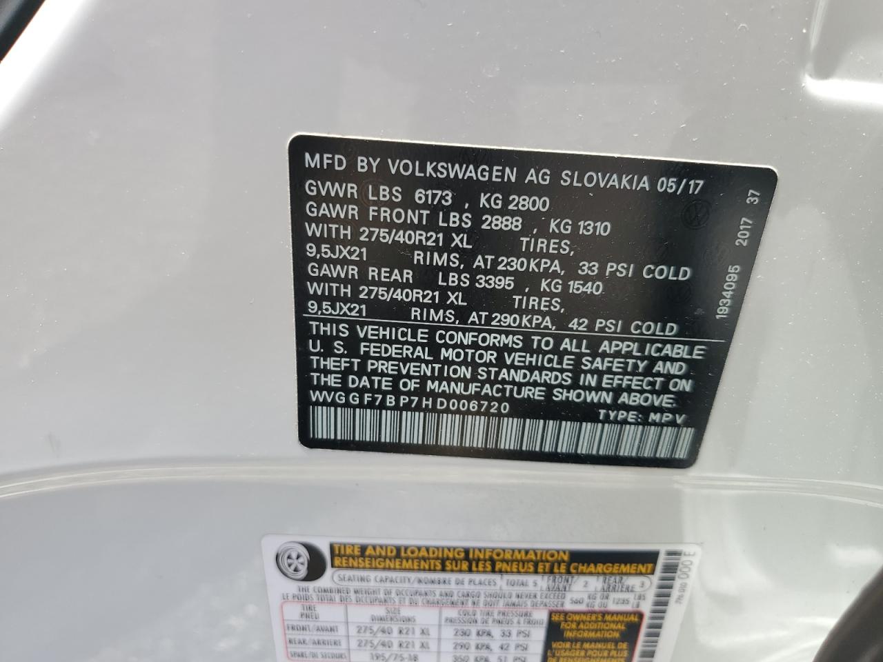 WVGGF7BP7HD006720 2017 Volkswagen Touareg Executive