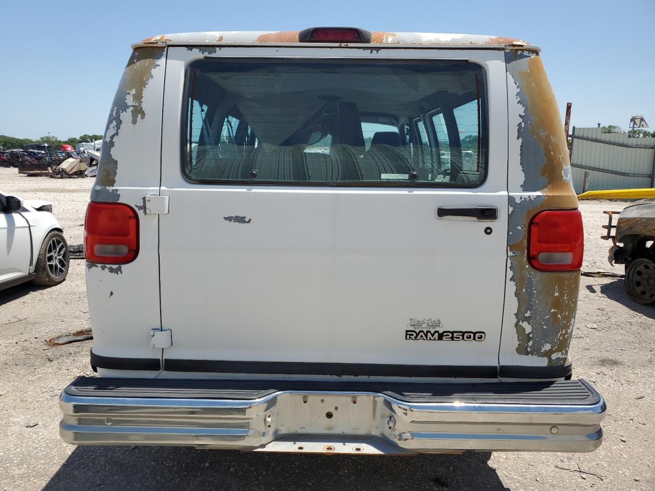 2000 Dodge Ram Wagon B2500 VIN: 2B4JB25Y7YK158917 Lot: 60315114