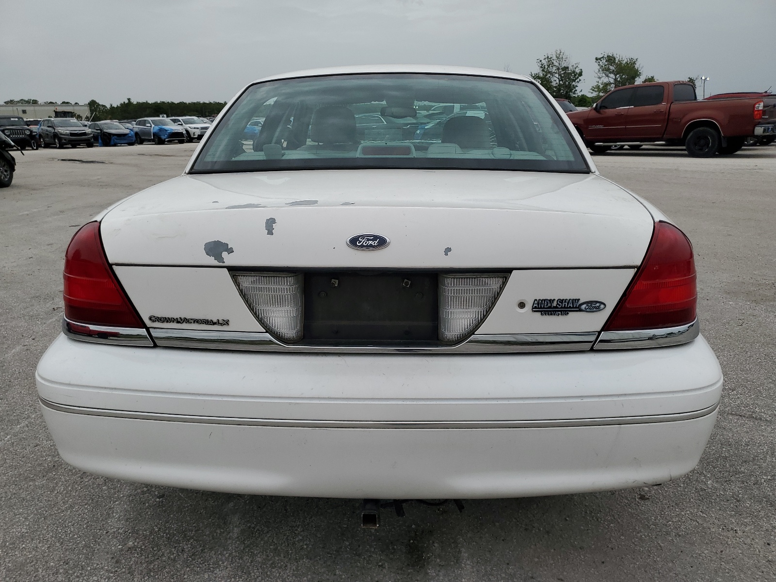 2FAFP74WX4X140874 2004 Ford Crown Victoria Lx