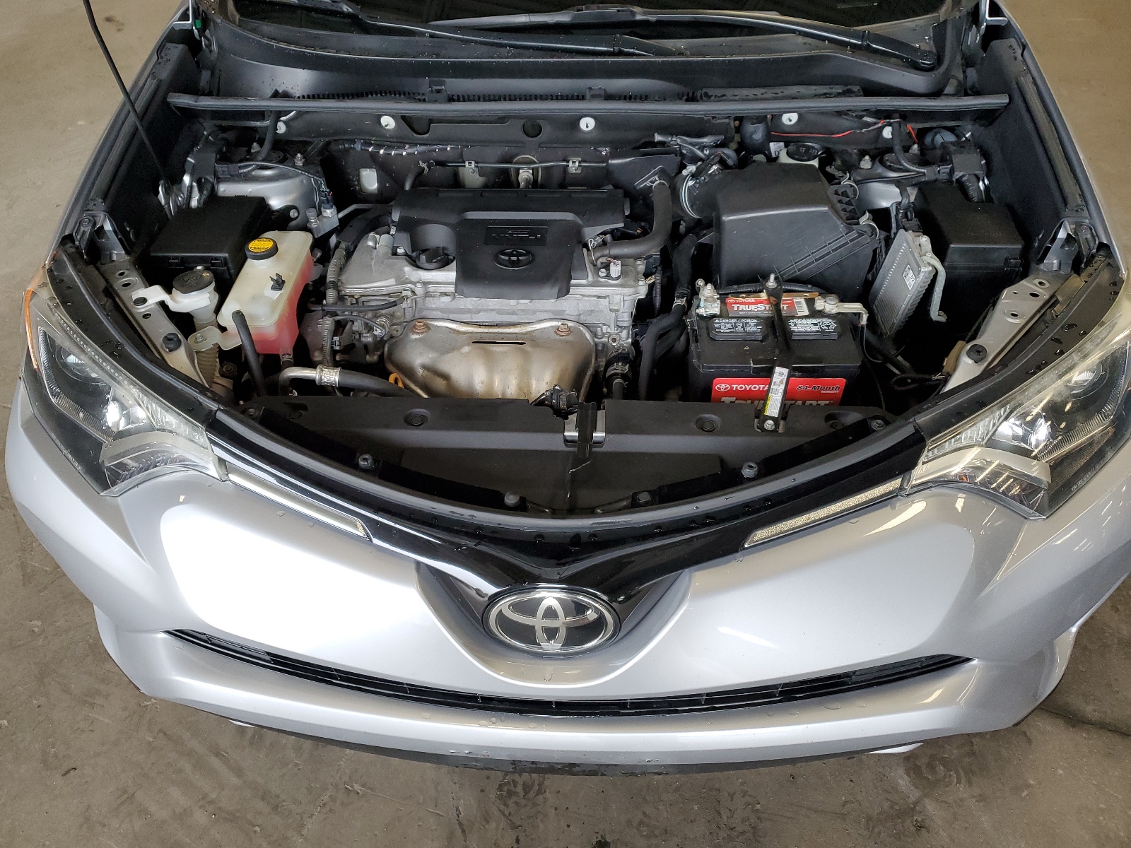 2T3RFREVXHW638648 2017 Toyota Rav4 Xle