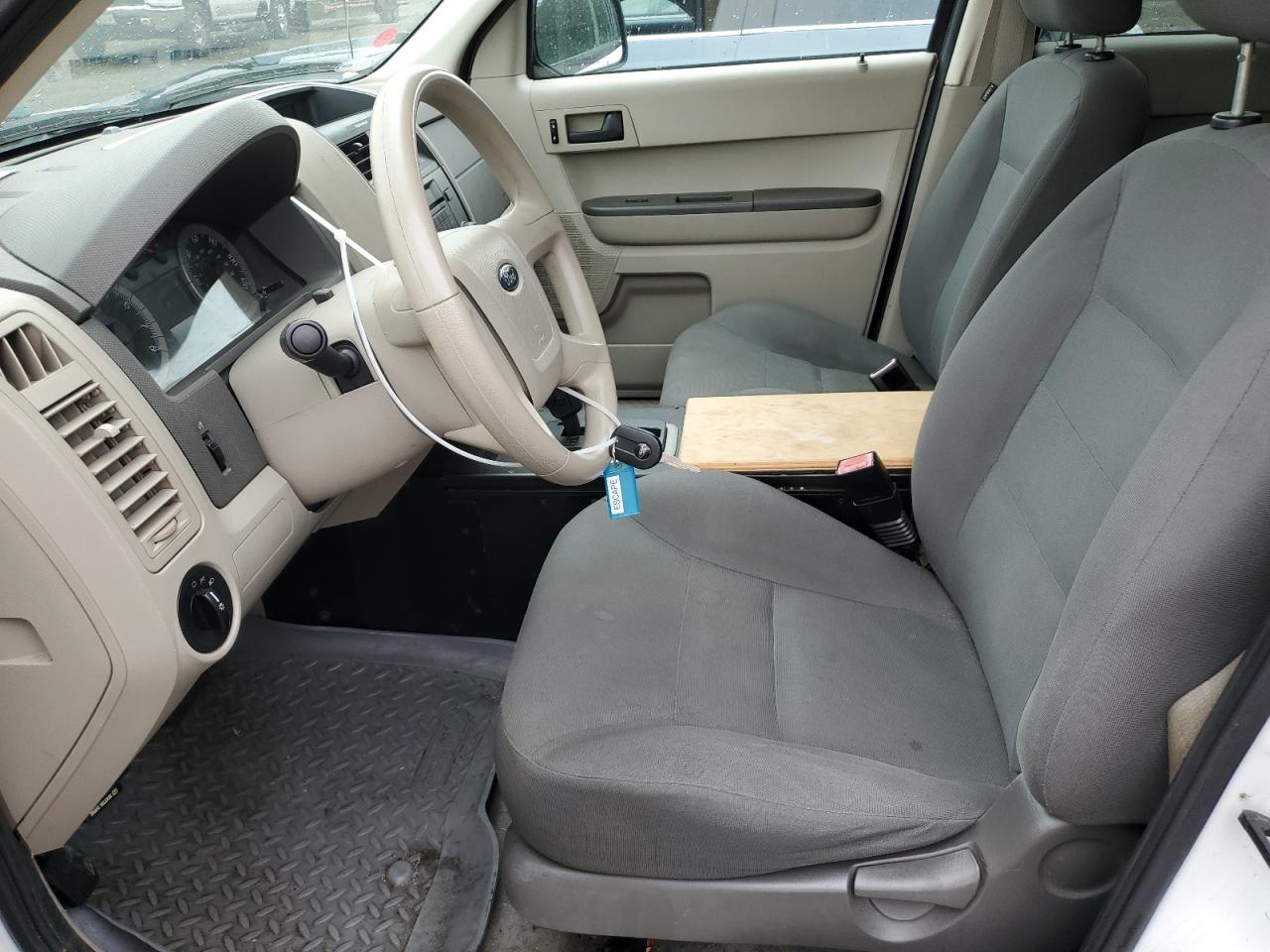 2008 Ford Escape Xls VIN: 1FMCU02Z18KB33214 Lot: 64036814