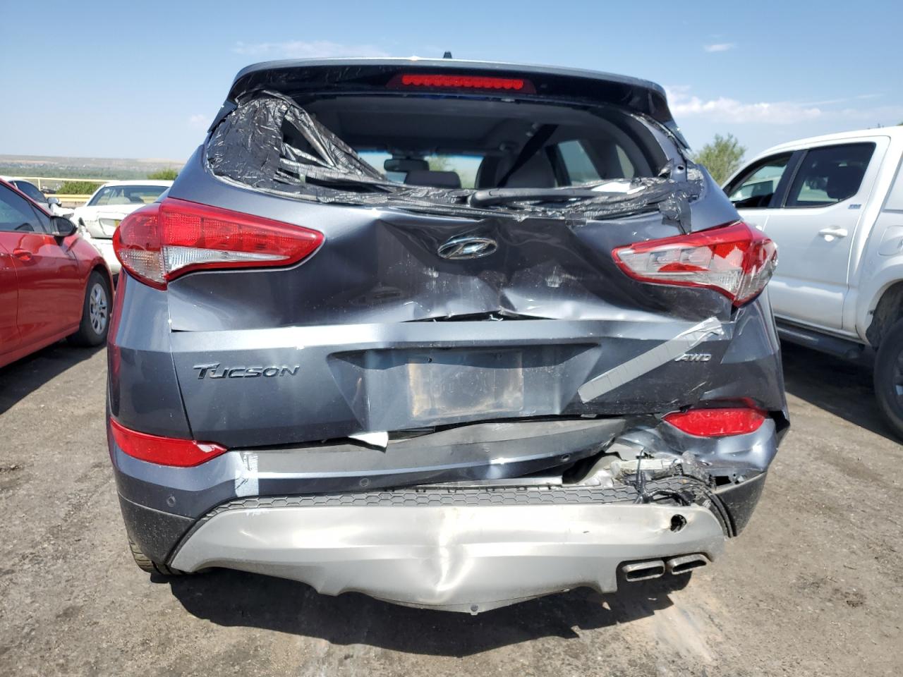 KM8J3CA25JU670615 2018 Hyundai Tucson Value