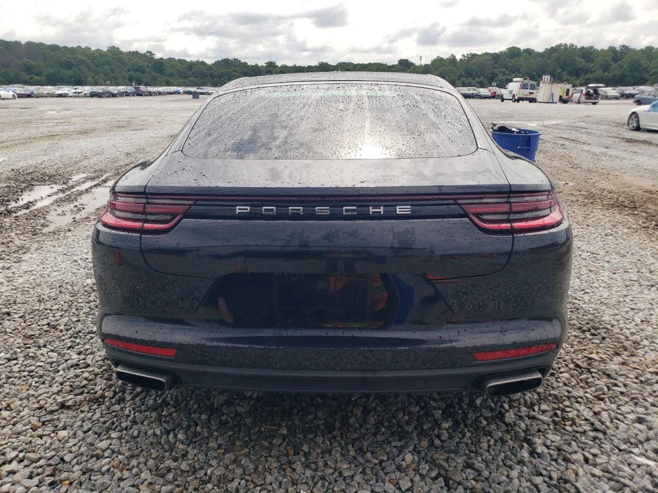 WP0AA2A70JL112418 2018 Porsche Panamera 4