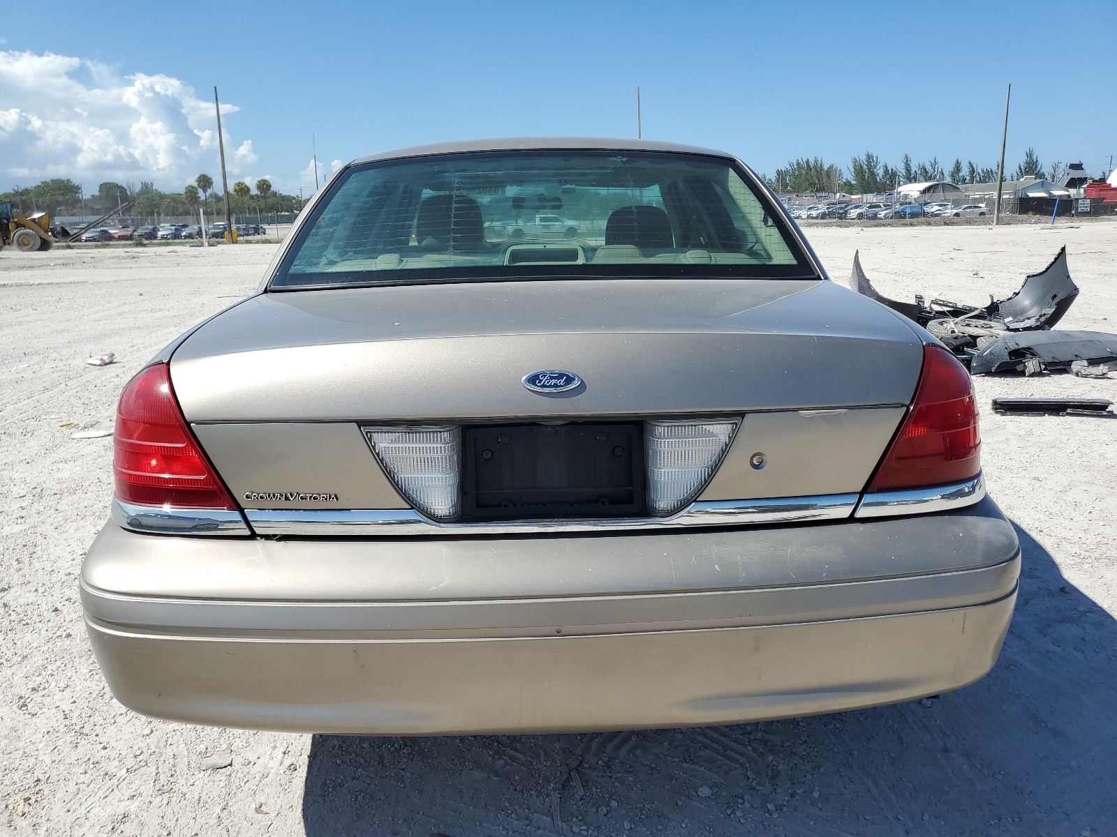 2FAFP73W64X164400 2004 Ford Crown Victoria