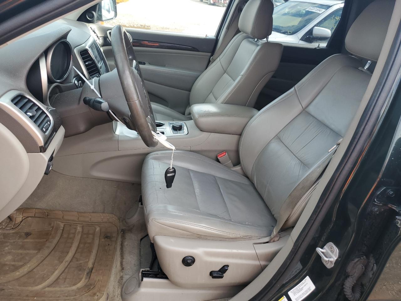 2011 Jeep Grand Cherokee Laredo VIN: 1J4RR4GT5BC548673 Lot: 63090964