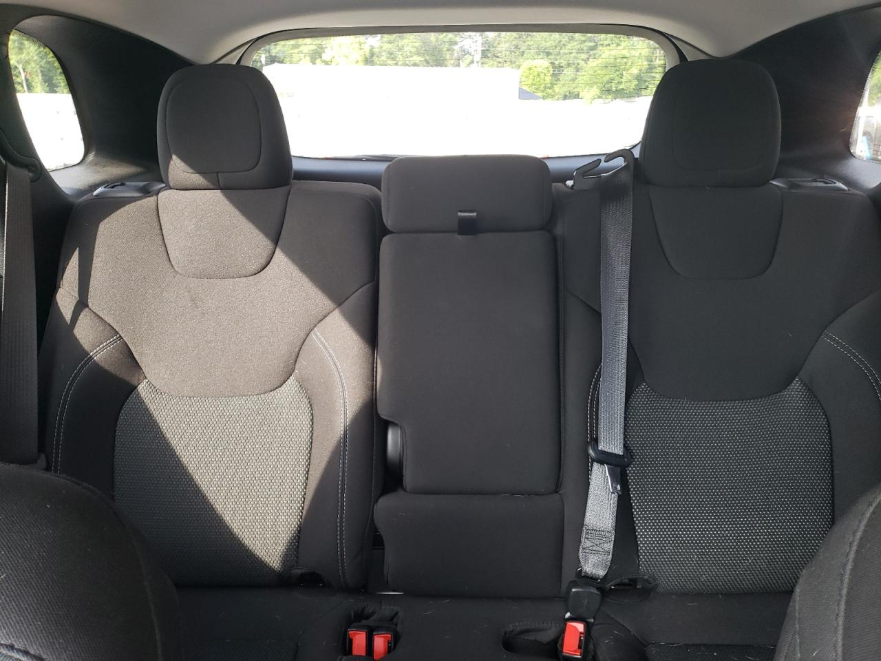 2020 Jeep Cherokee Latitude VIN: 1C4PJLCB8LD547475 Lot: 62242654