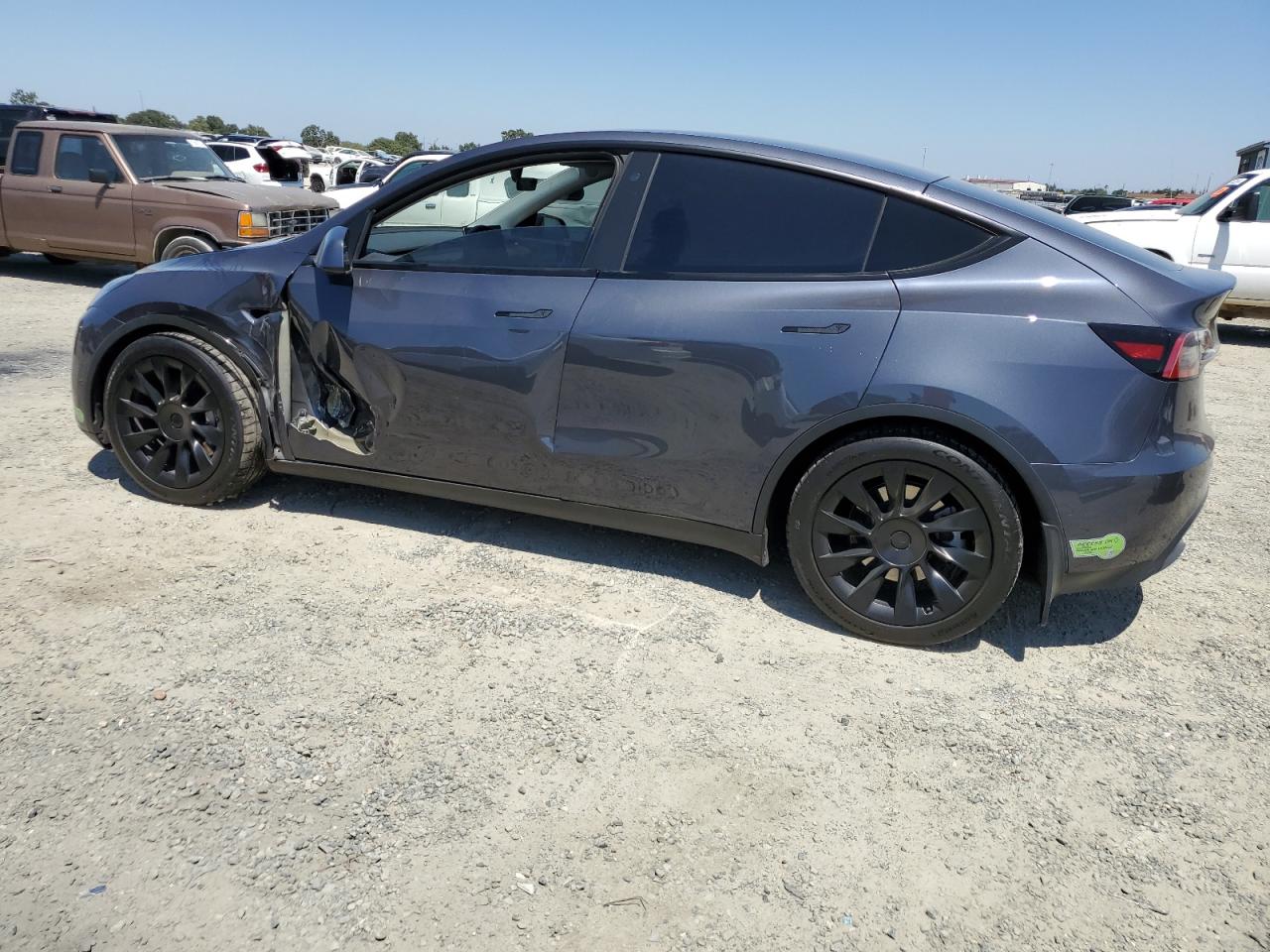 5YJYGAEE9MF285880 Tesla Model Y  2