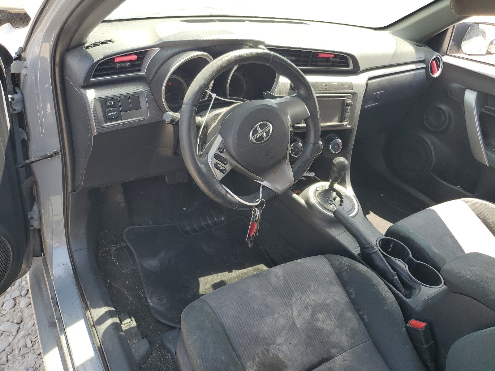 JTKJF5C75FJ009085 2015 Toyota Scion Tc