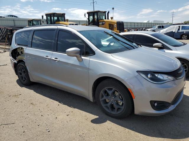  CHRYSLER PACIFICA 2018 Серебристый