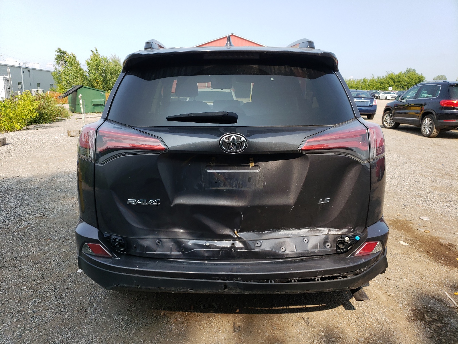 2T3ZFREV9HW366352 2017 Toyota Rav4 Le