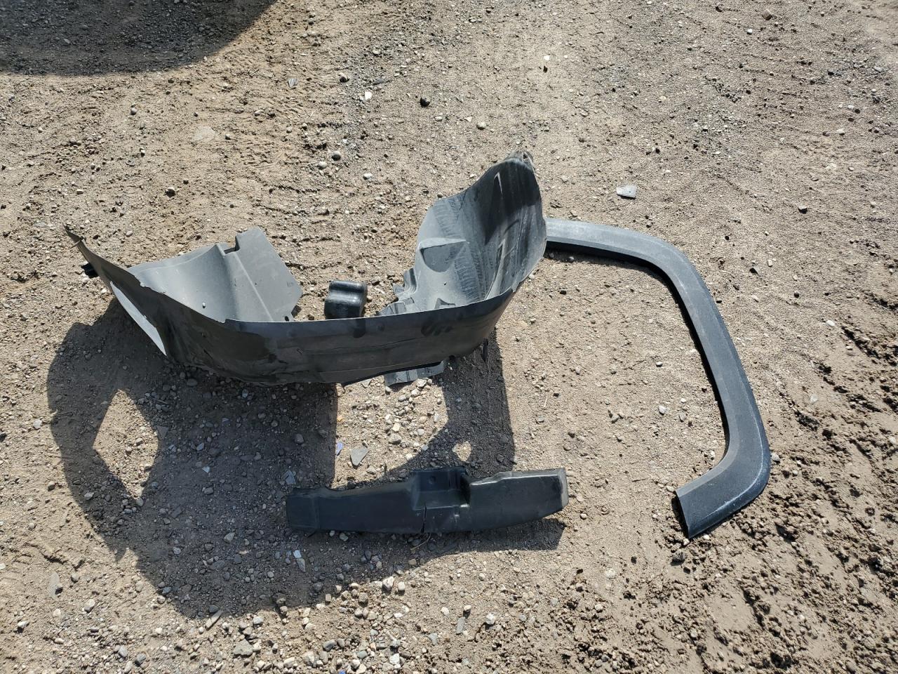 2015 Jeep Renegade Latitude VIN: ZACCJBBT4FPB18990 Lot: 61622184