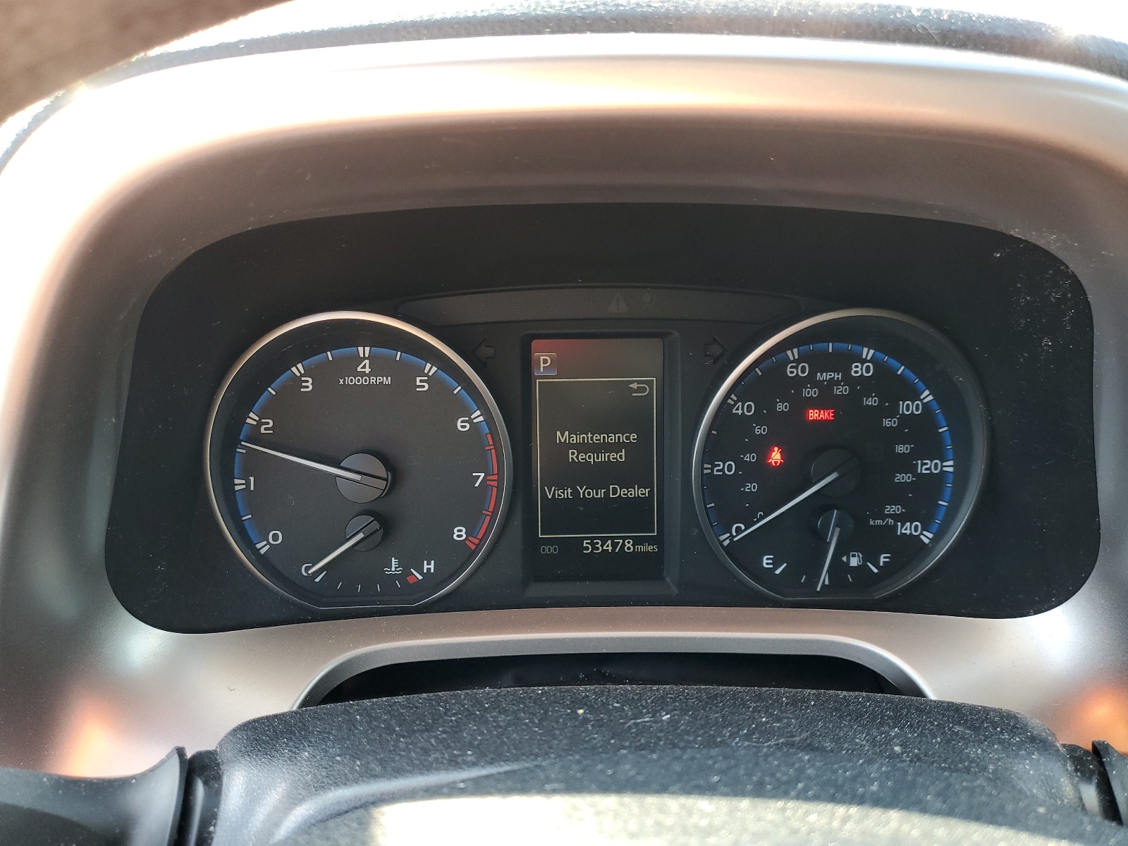 JTMBFREV6JD252040 2018 Toyota Rav4 Le