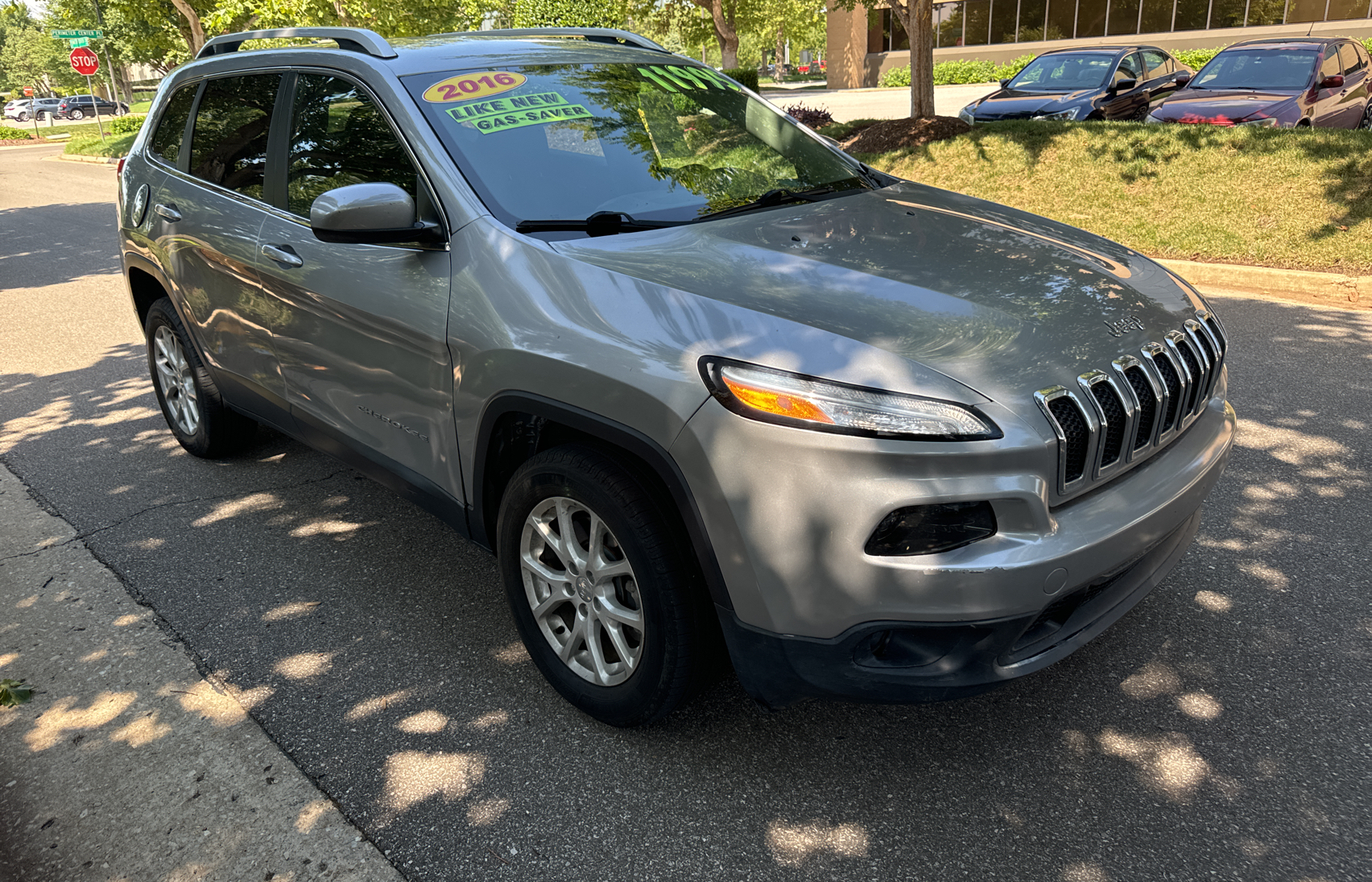 2016 Jeep Cherokee Latitude vin: 1C4PJLCB8GW216275