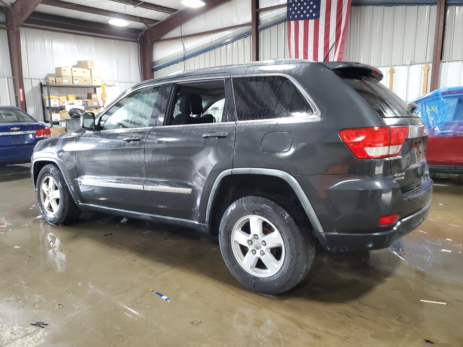 1J4RR4GG5BC669559 2011 Jeep Grand Cherokee Laredo